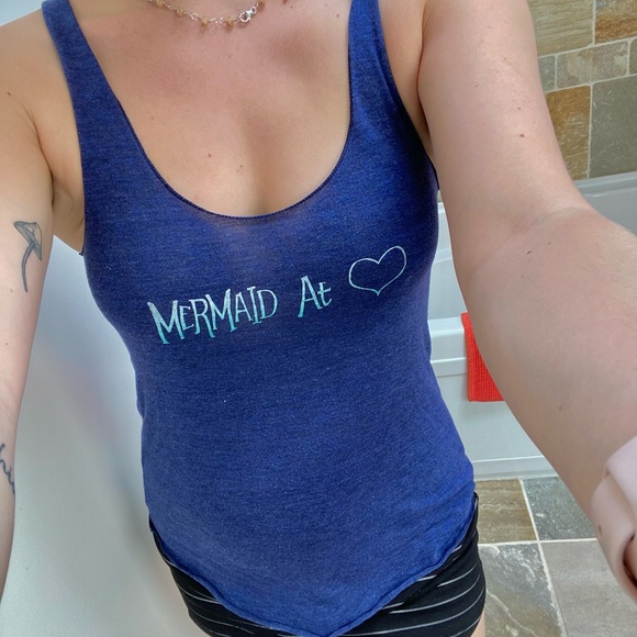 Mermaid at Heart Tank - Picture 2 of 4